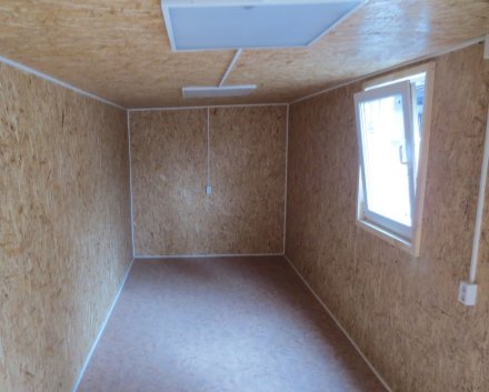 Вагончик синий с боковым входом, окно ПВХ