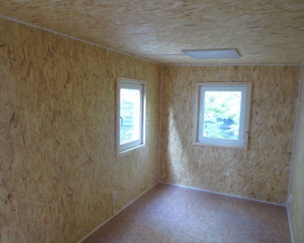 Бытовка цвет под дерево, окно ПВХ, обшита ОСП