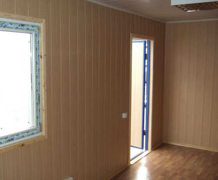 Вагончик зеленый, отделка МДФ, металлическая дверь, для прораба