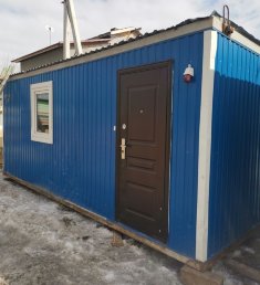 Вагончик синий c OSB отделкой, металлическая дверь