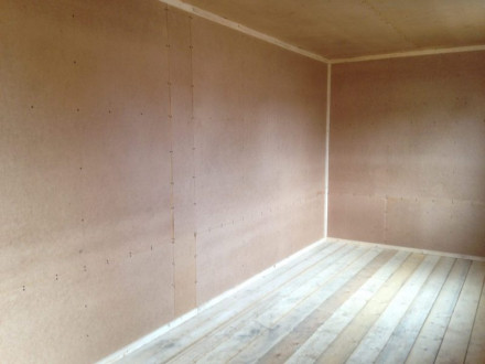 Вагончик металлический, вход с торца