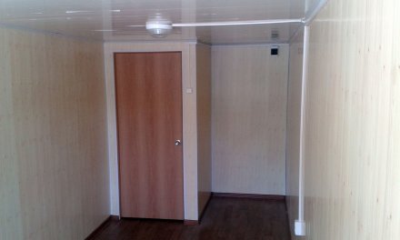 Бытовка с тамбуром, платиковым окном